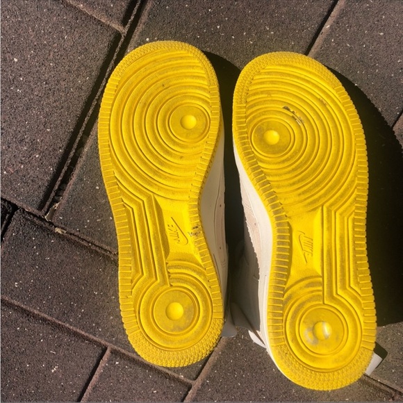 Nike Air Force 1s💛 - Picture 4 of 4